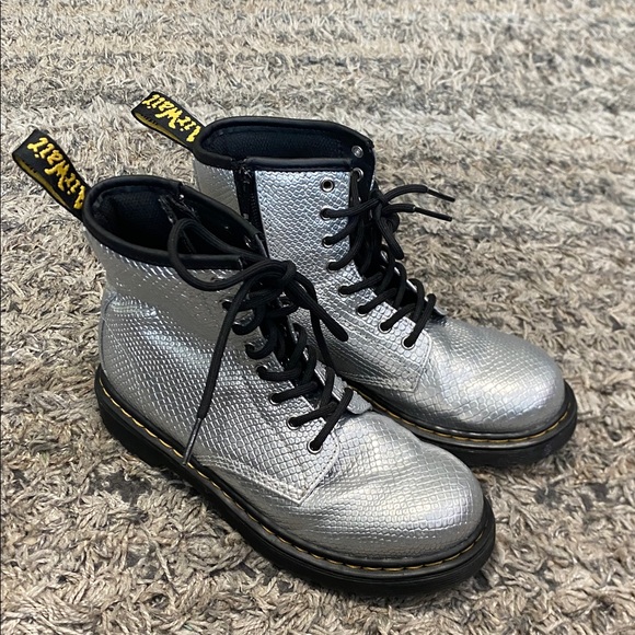 Dr. Martens 1460 kids Metallic Silver Combat Boots sz 2 great condition - Picture 2 of 10